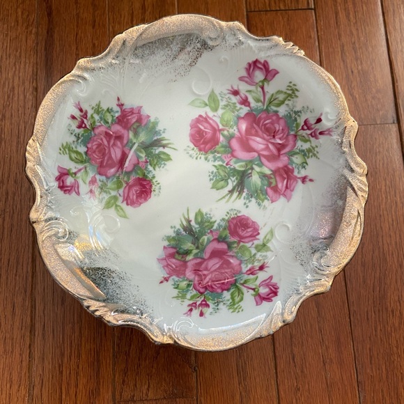 Vintage Pedestal Plate/Cake Plate. Rose Motif. - Picture 2 of 4